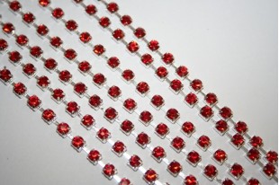 Catena Strass SS16, 4mm Rosso/Argento 50cm., CAT30D