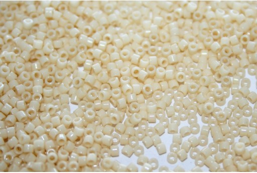 Miyuki Delica Beads Opaque Cream 11/0 - 8gr